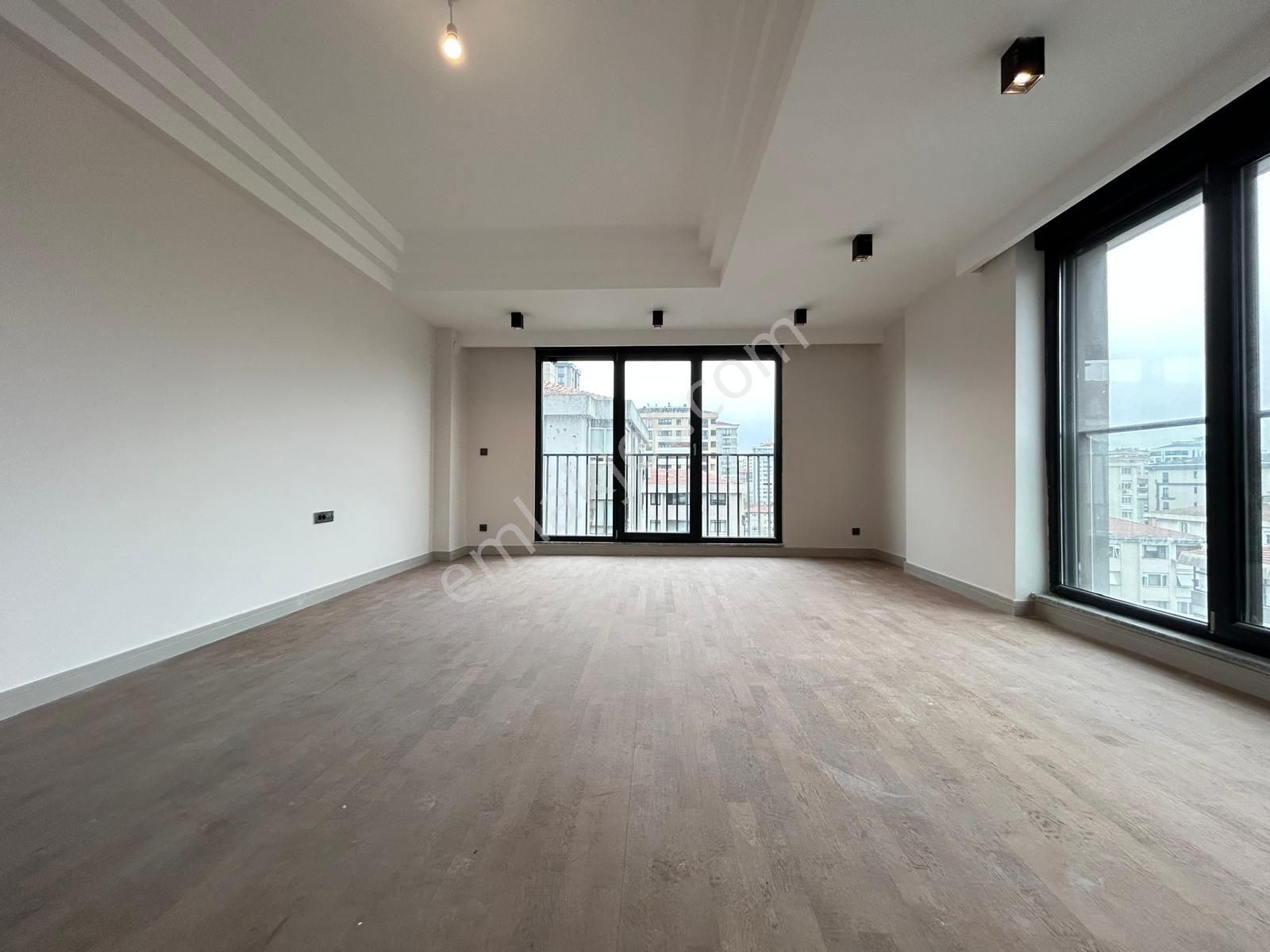 Kadiköy Erenköy'de Prestijli Binada Geniş Balkonlu Ebv.banyolu Net 120m2 3+1 - Görsel 2