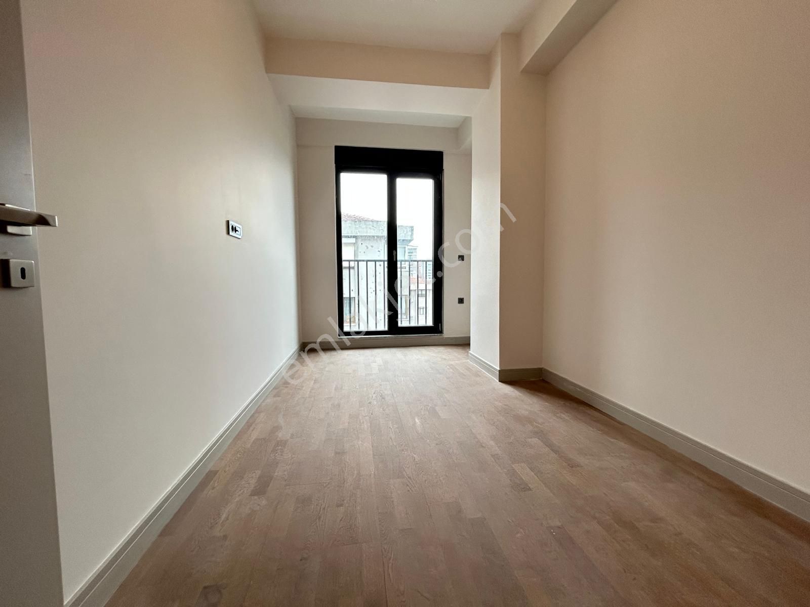Kadiköy Erenköy'de Prestijli Binada Geniş Balkonlu Ebv.banyolu Net 120m2 3+1 - Görsel 12