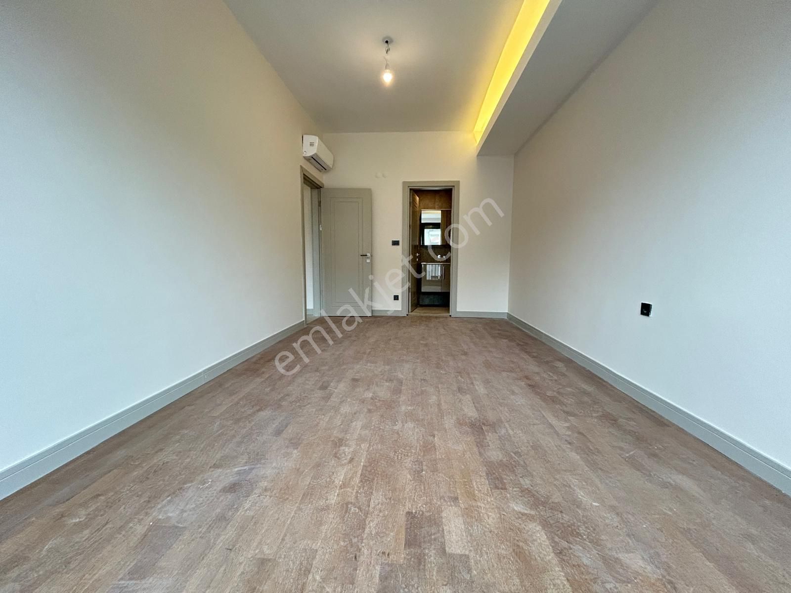Kadiköy Erenköy'de Prestijli Binada Geniş Balkonlu Ebv.banyolu Net 120m2 3+1 - Görsel 19