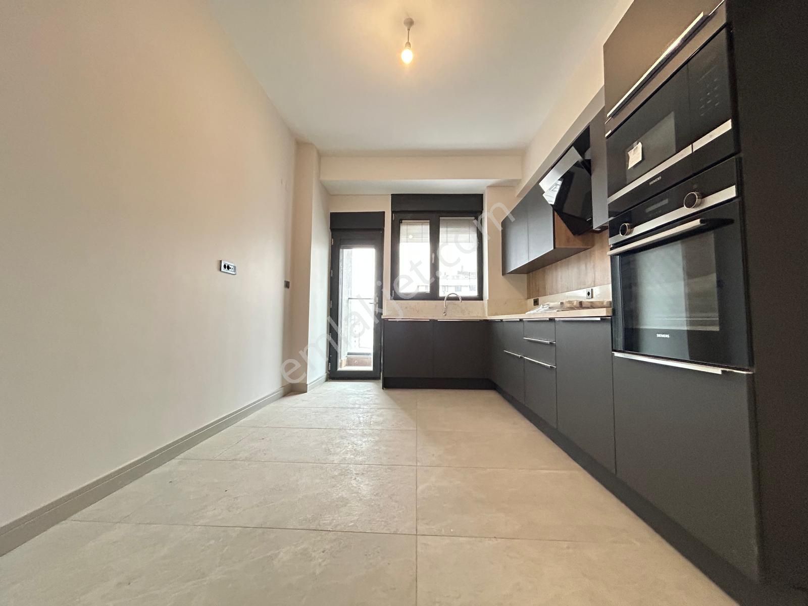 Kadiköy Erenköy'de Prestijli Binada Geniş Balkonlu Ebv.banyolu Net 120m2 3+1 - Görsel 9