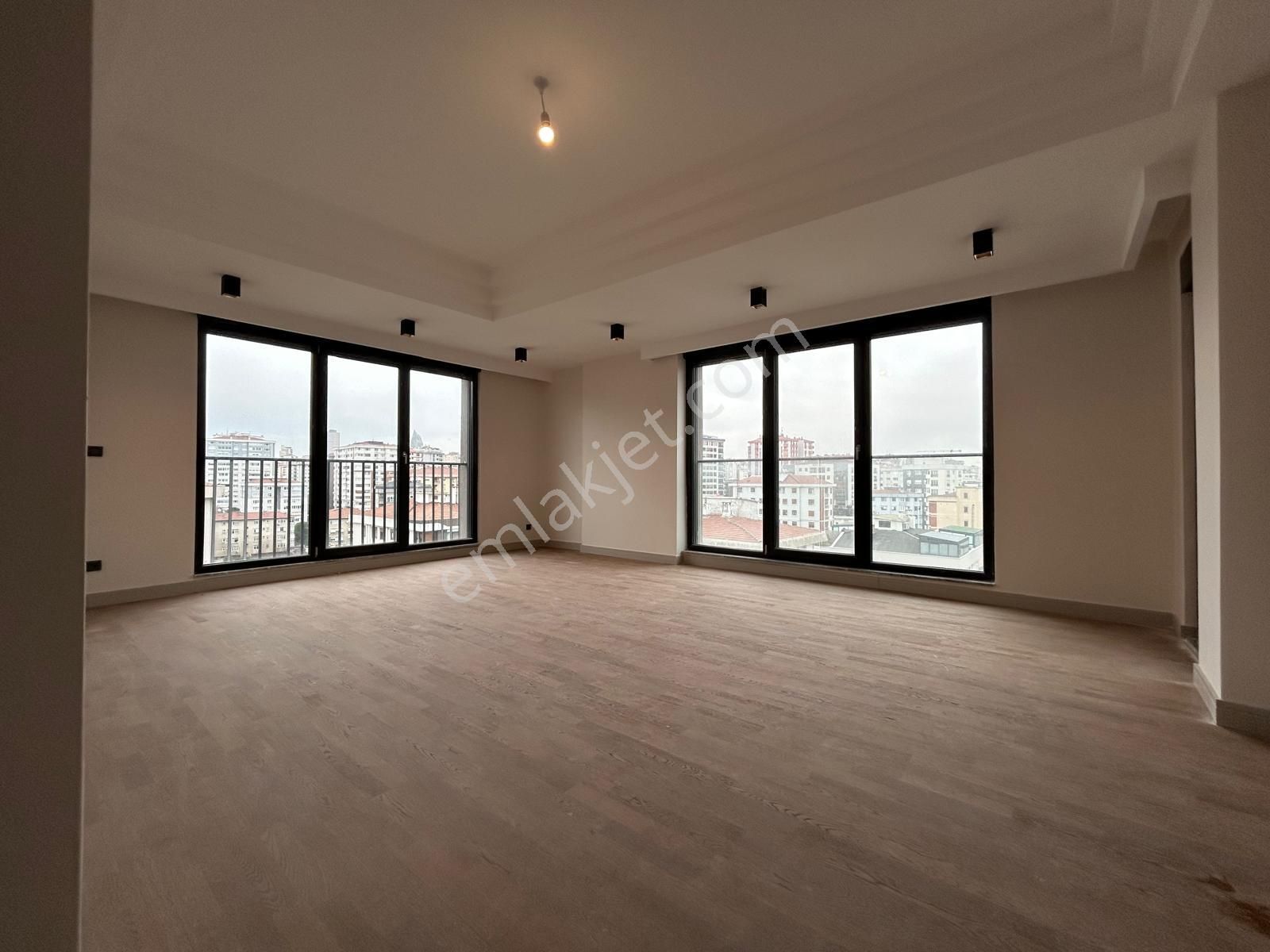 Kadiköy Erenköy'de Prestijli Binada Geniş Balkonlu Ebv.banyolu Net 120m2 3+1 - Görsel 4