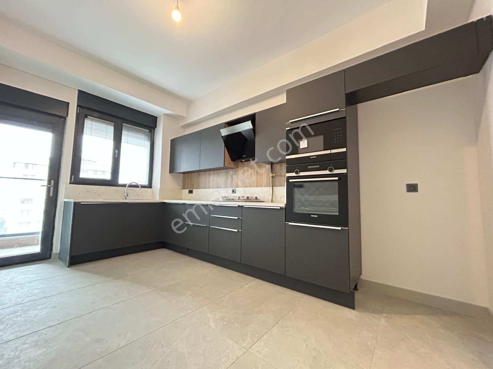Kadiköy Erenköy'de Prestijli Binada Geniş Balkonlu Ebv.banyolu Net 120m2 3+1 - Görsel 8