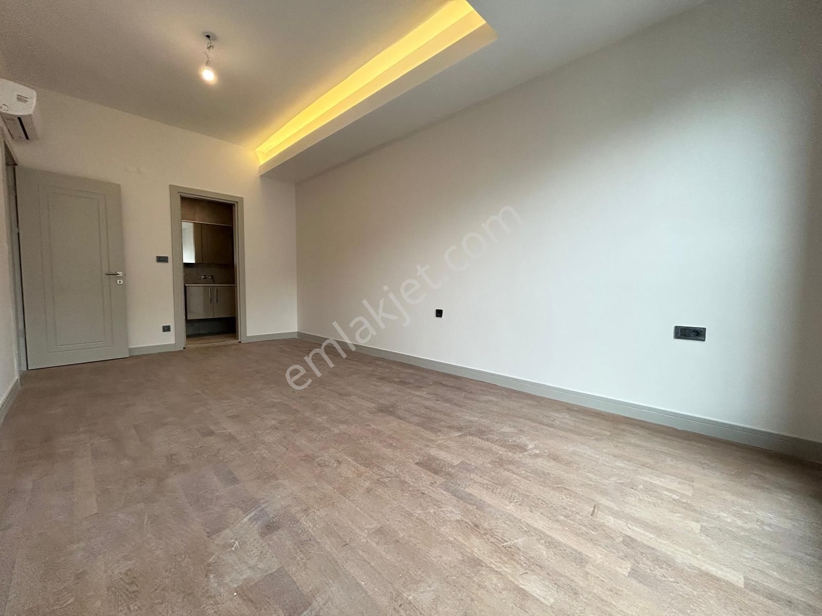 Kadiköy Erenköy'de Prestijli Binada Geniş Balkonlu Ebv.banyolu Net 120m2 3+1 - Görsel 18