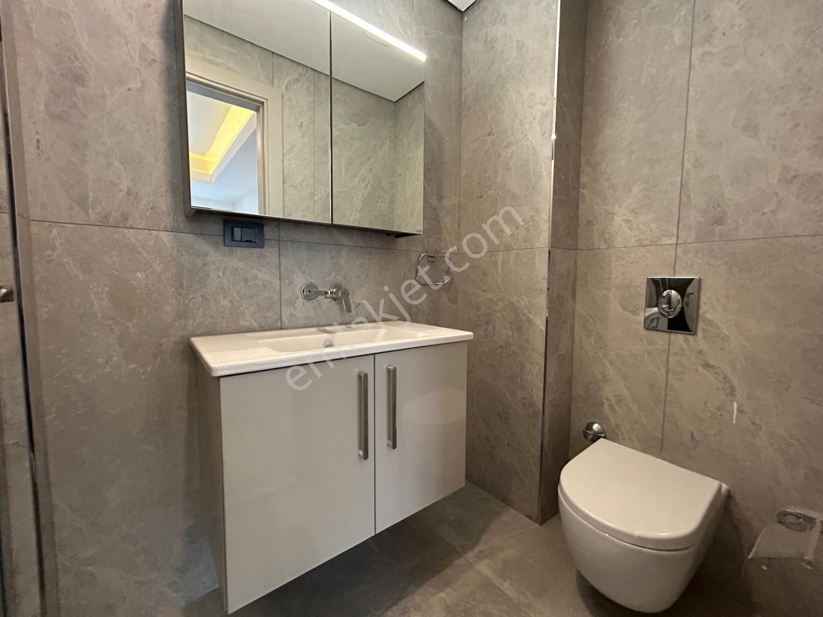 Kadiköy Erenköy'de Prestijli Binada Geniş Balkonlu Ebv.banyolu Net 120m2 3+1 - Görsel 20