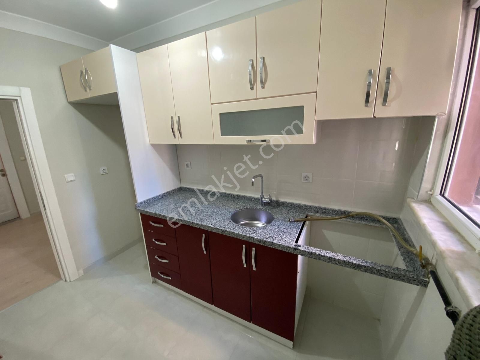 Libadiye Metro, Yenilenmiş, Yüksek Giriş 2+1 Satılık Daire - Görsel 16