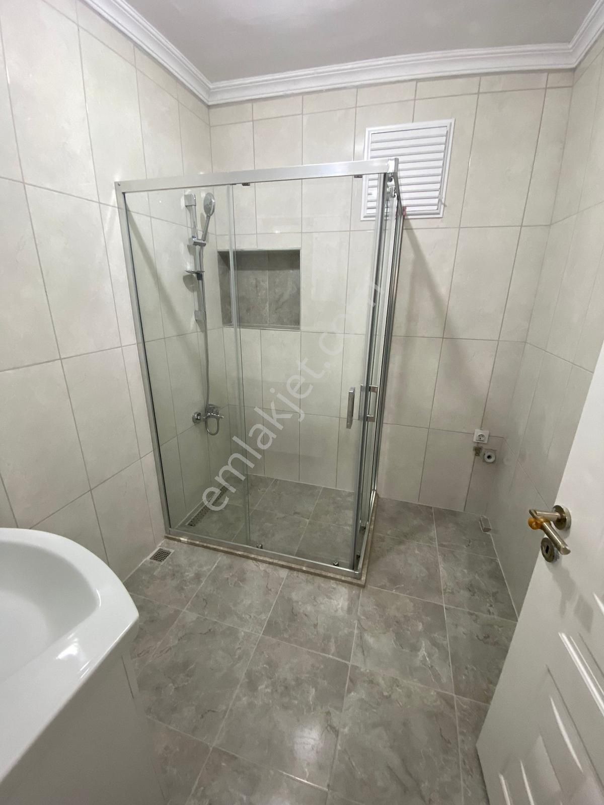 Libadiye Metro, Yenilenmiş, Yüksek Giriş 2+1 Satılık Daire - Görsel 8