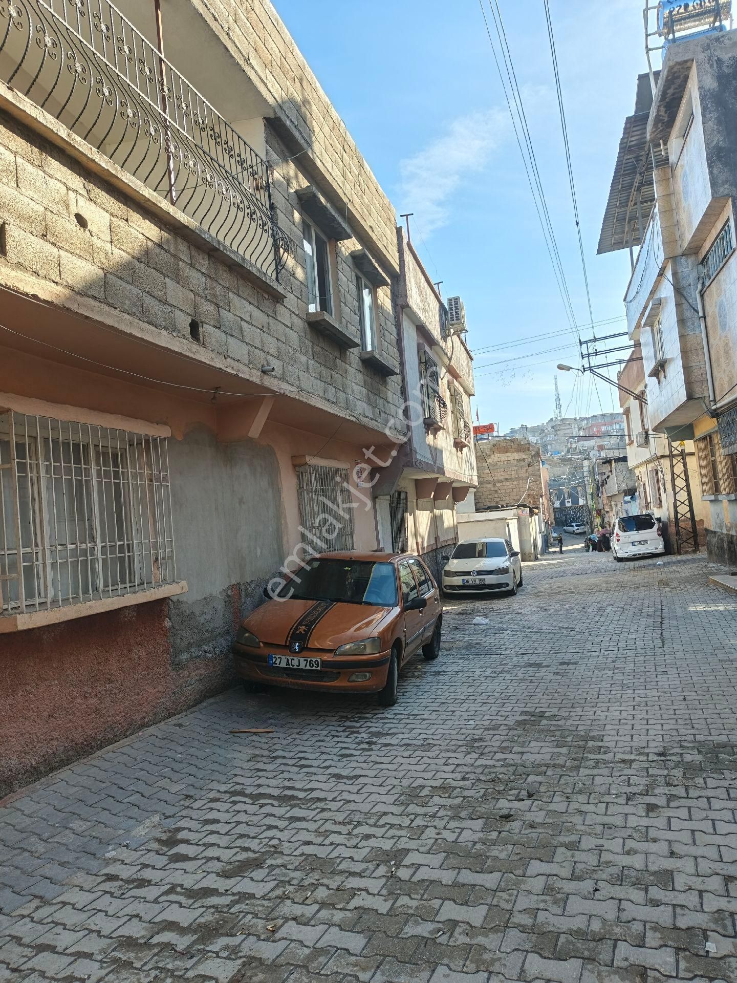 Ocaklar Mahallesinde 2 Kat 4 Daire Satılık Müstakil Ev