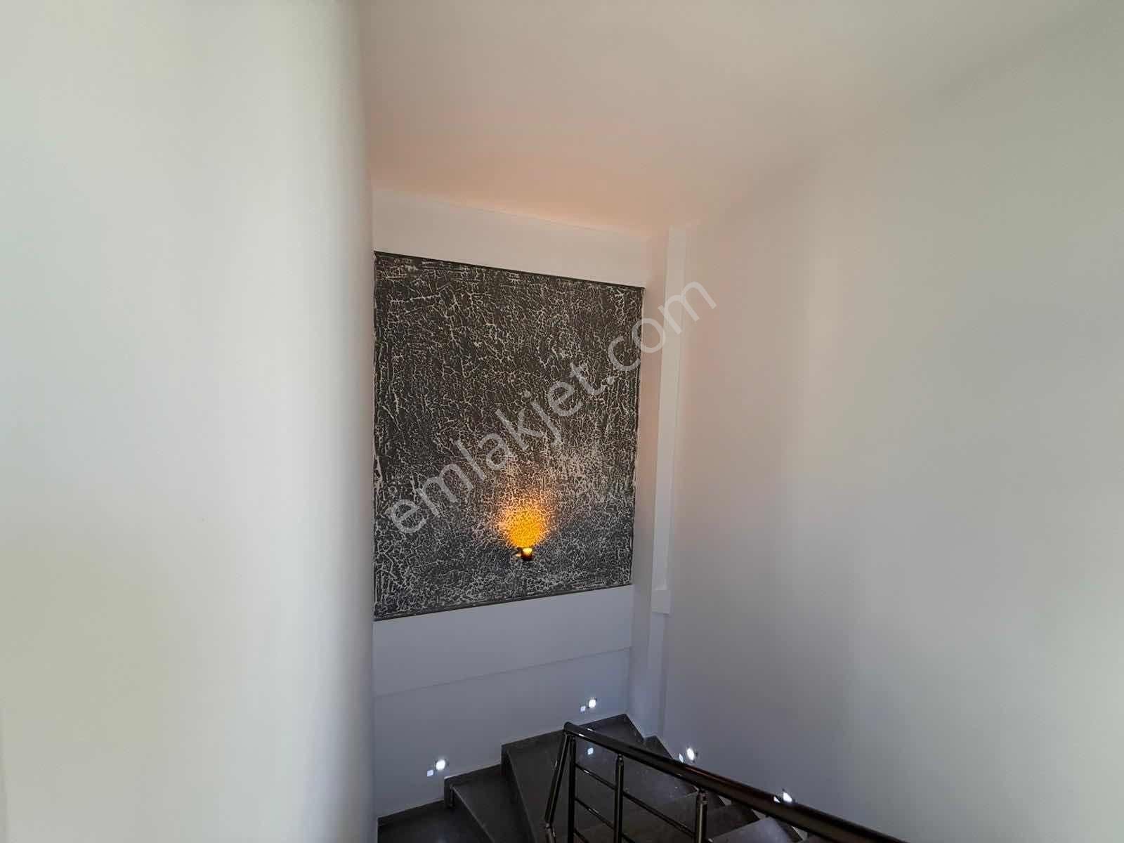 Deniz Manzaralı Havuzlu Site İçi 3+1 Eşyasız Müstakil Villa - Görsel 14