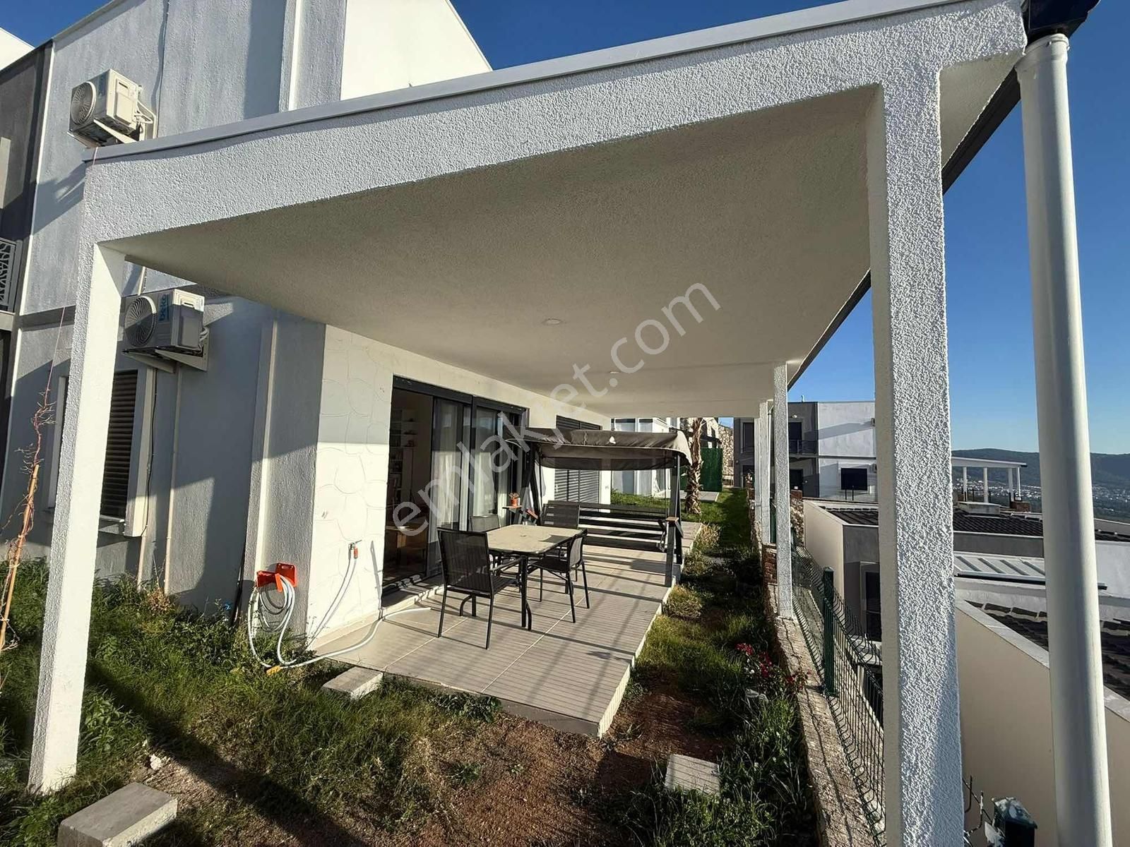 Deniz Manzaralı Havuzlu Site İçi 3+1 Eşyasız Müstakil Villa - Görsel 18