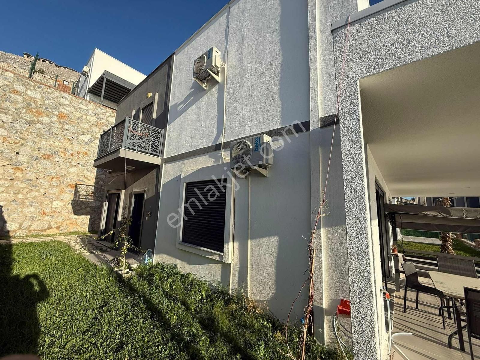 Deniz Manzaralı Havuzlu Site İçi 3+1 Eşyasız Müstakil Villa - Görsel 10