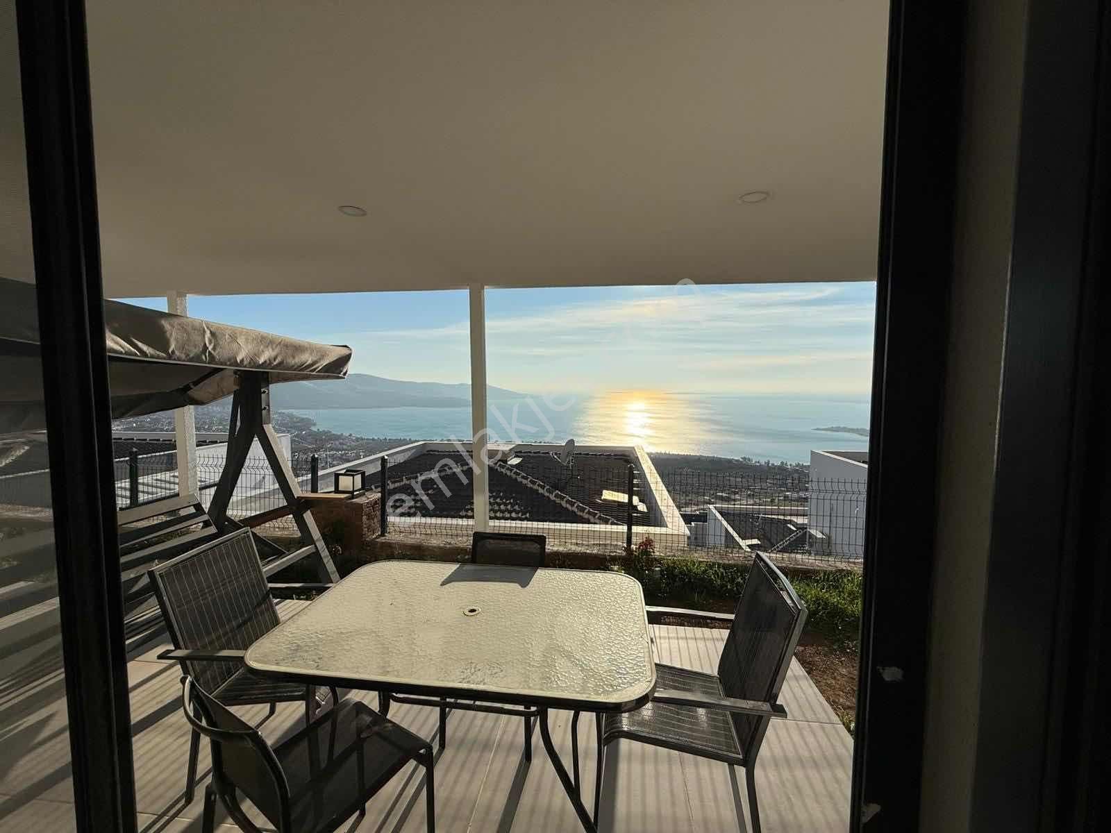 Deniz Manzaralı Havuzlu Site İçi 3+1 Eşyasız Müstakil Villa - Görsel 8