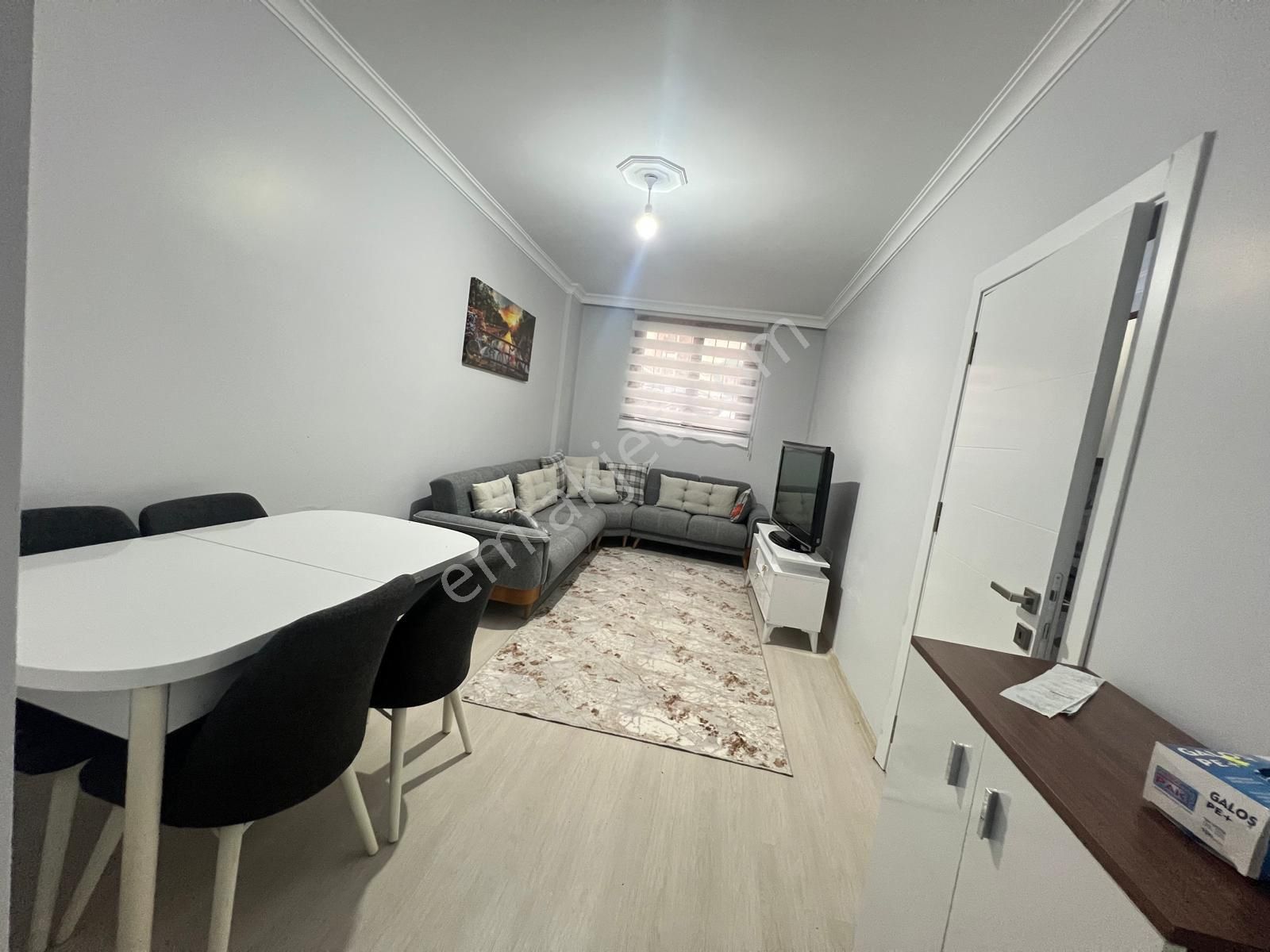 Güneyden Metroya 8 Dakika Yürüme 1+1.60 M2 Ful Eşyalı Daire