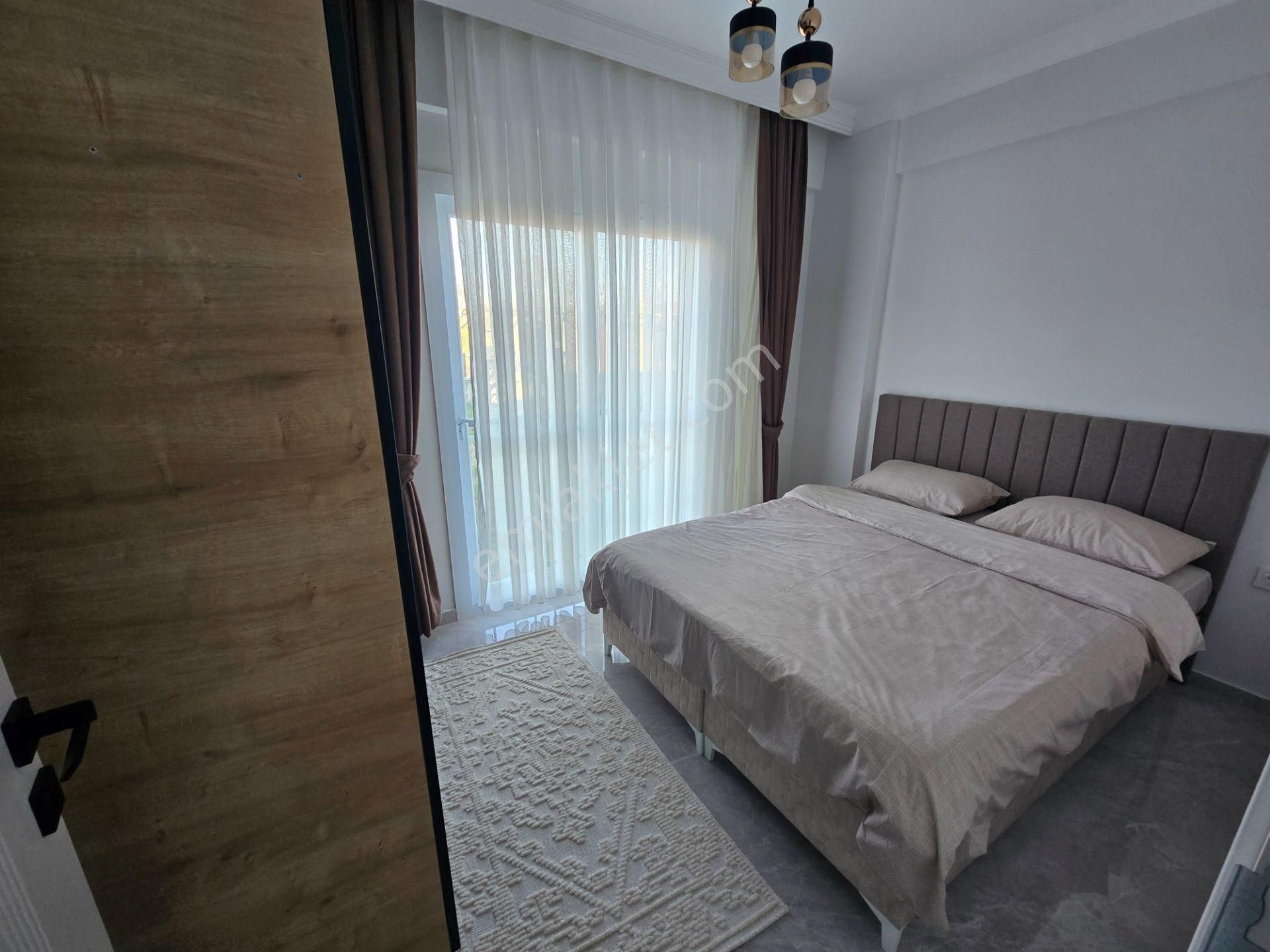 Kuşadası Davutlarda Satılık Eşyalı Bahçeli 1+1 Havuzlu Sitede - Görsel 6