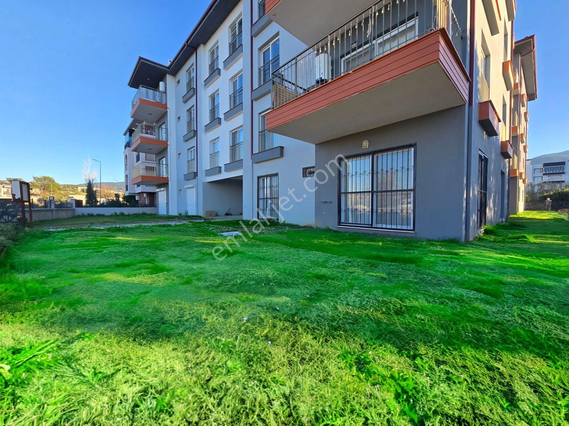 Kuşadası Davutlarda Satılık Eşyalı Bahçeli 1+1 Havuzlu Sitede - Görsel 4