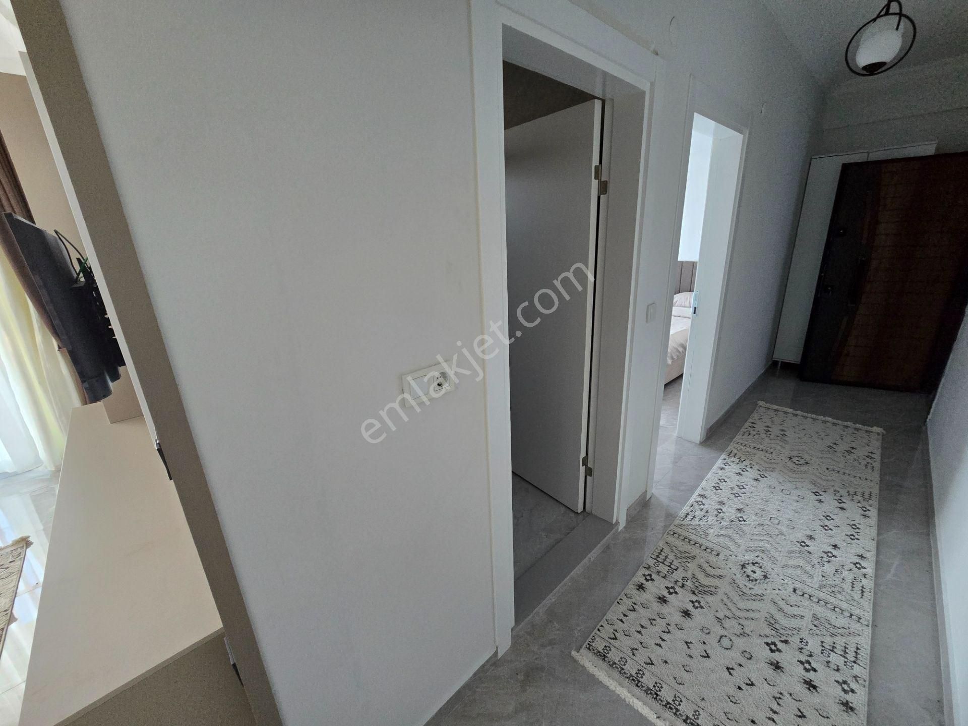 Kuşadası Davutlarda Satılık Eşyalı Bahçeli 1+1 Havuzlu Sitede - Görsel 8