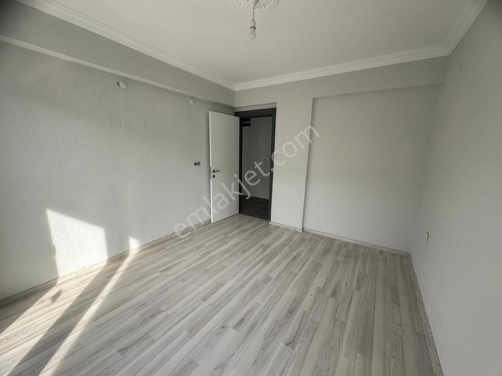 Foça Kazım Dirik Mah. Kiralık 2+1 Daire - Görsel 5