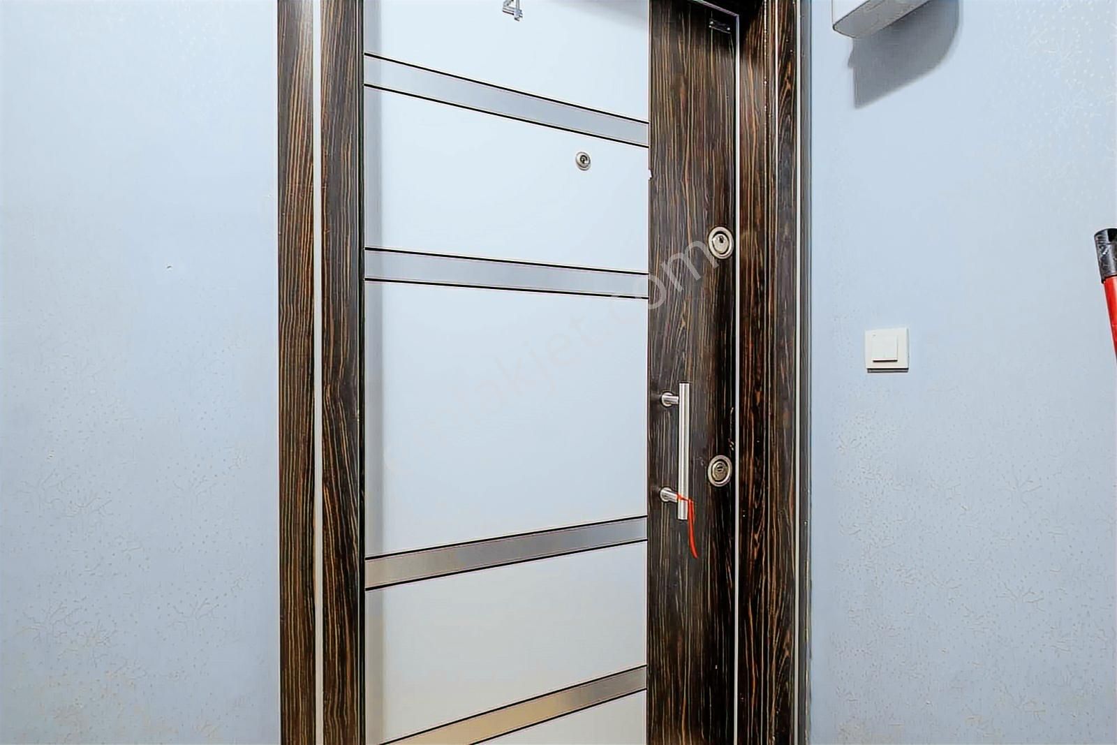 Millet Mah. Derya Caddesi Üzerinde Kiralık Ferah 3+1 Daire - Görsel 12