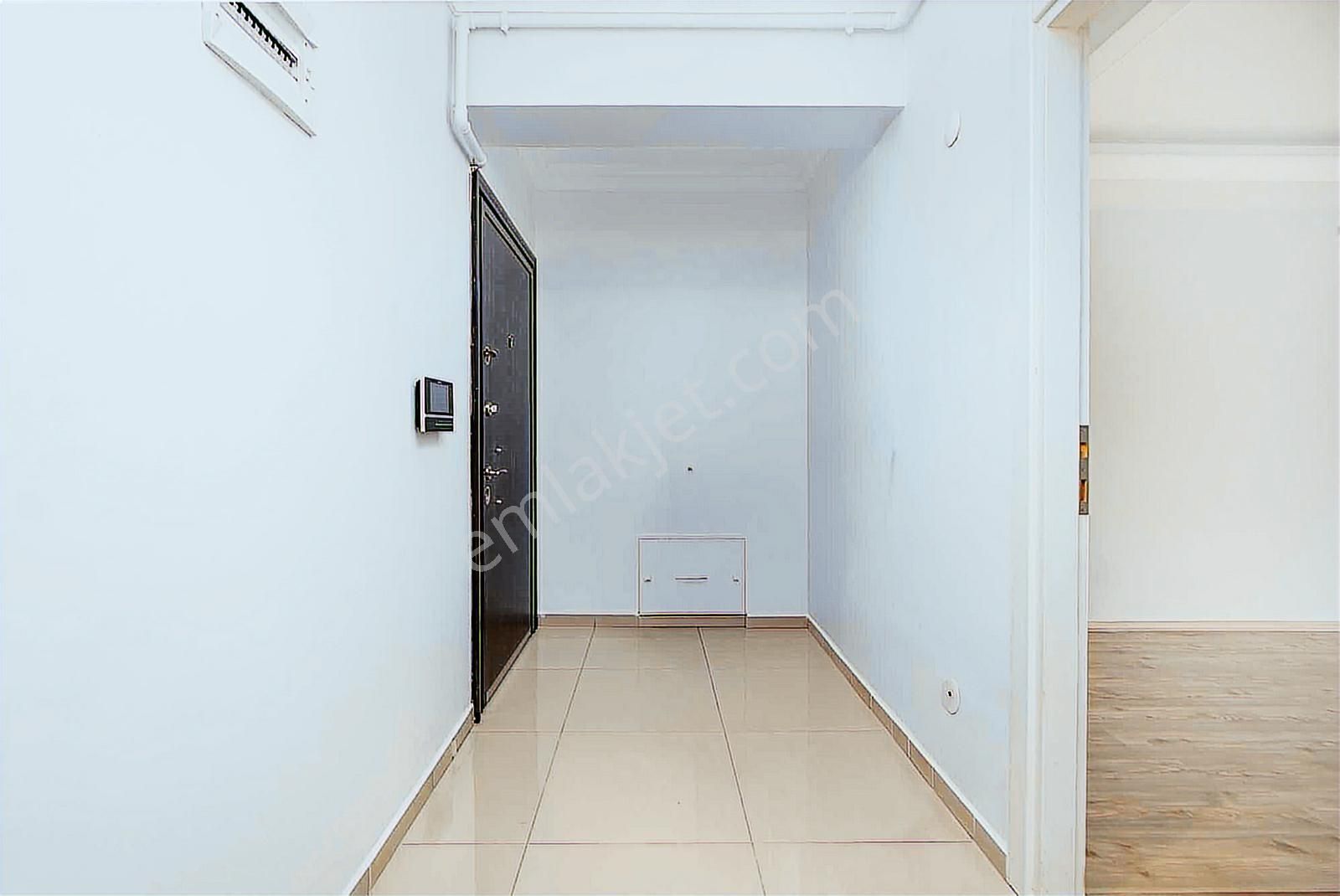 Millet Mah. Derya Caddesi Üzerinde Kiralık Ferah 3+1 Daire - Görsel 3