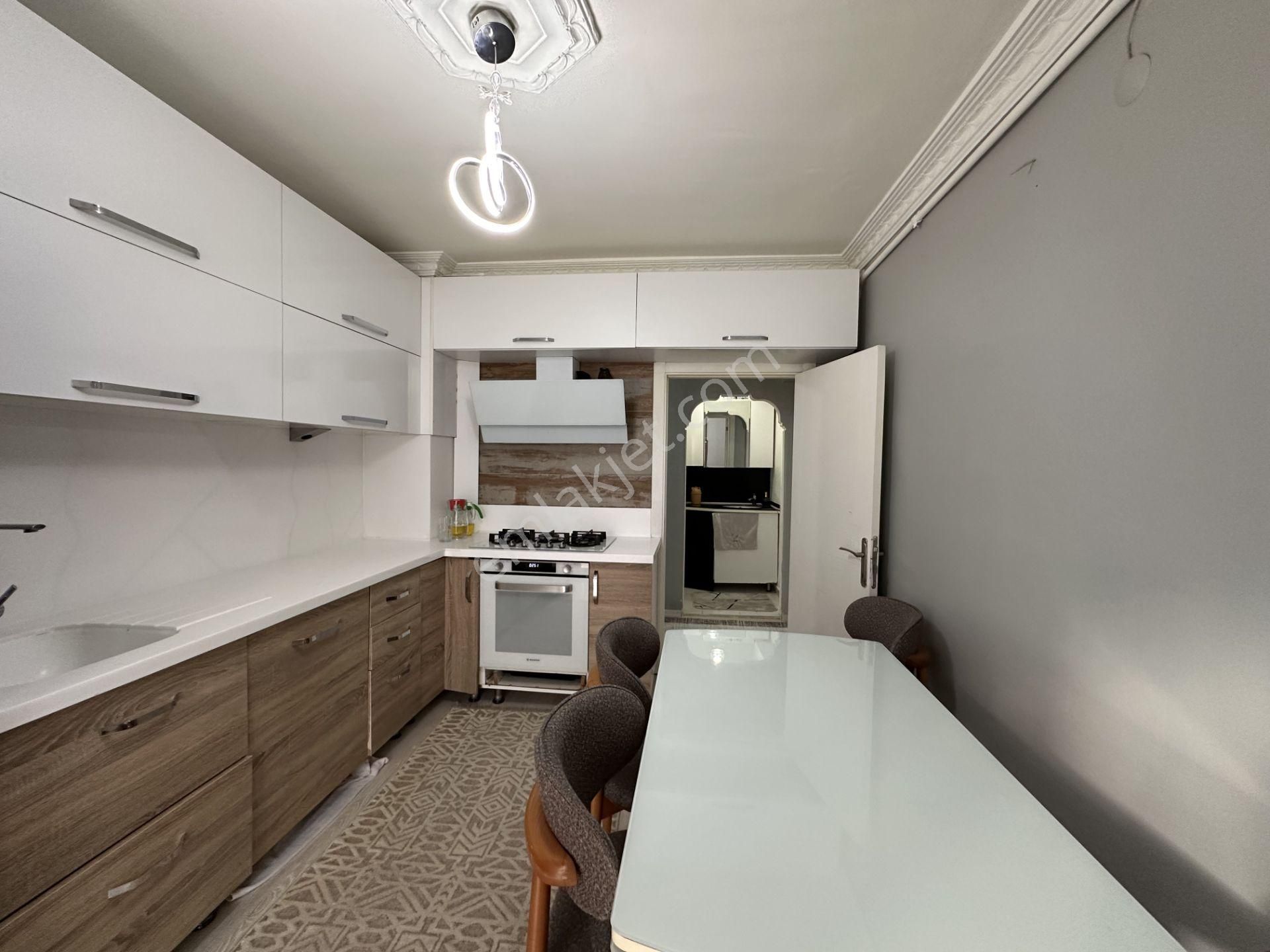 Kalecik Emlak'tan Y.emre Mahallesinde Asansörlü Ful Yapılı 3+1 Daire - Görsel 5