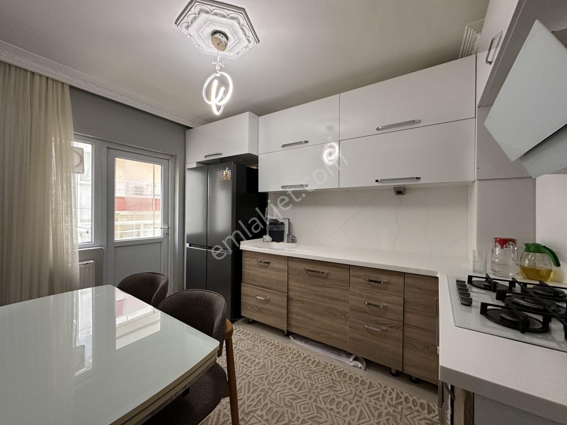 Kalecik Emlak'tan Y.emre Mahallesinde Asansörlü Ful Yapılı 3+1 Daire - Görsel 3