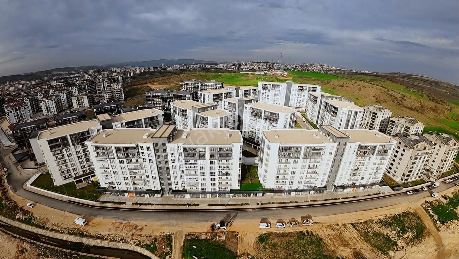 Balkan Mahallesi Shu 09 Sitesinde Kiralık 3+1 Daire