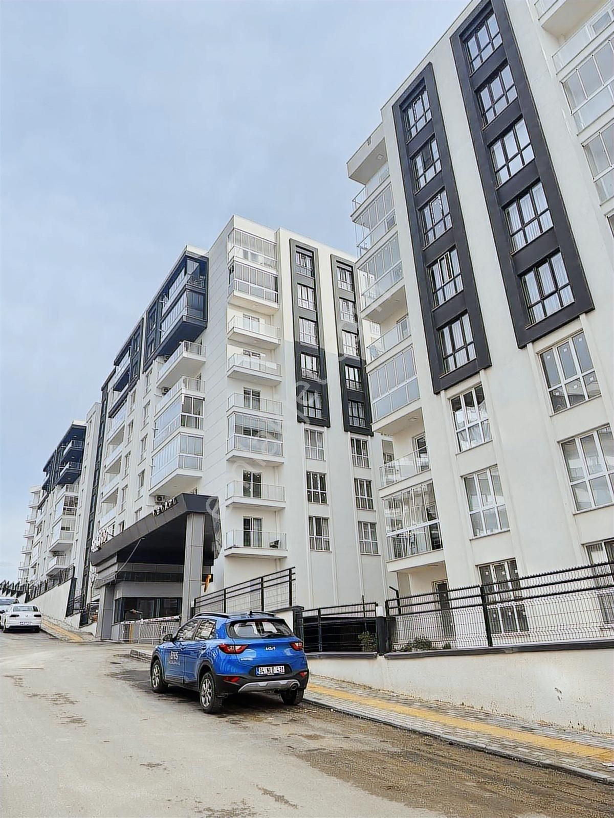 Balkan Mahallesi Shu 09 Sitesinde Kiralık 3+1 Daire - Görsel 4