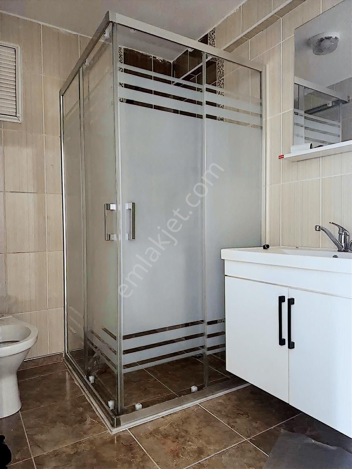 Nur İpek 3 Sitesinde Kiralık 3+1 Bahçe Katı Daire - Görsel 4