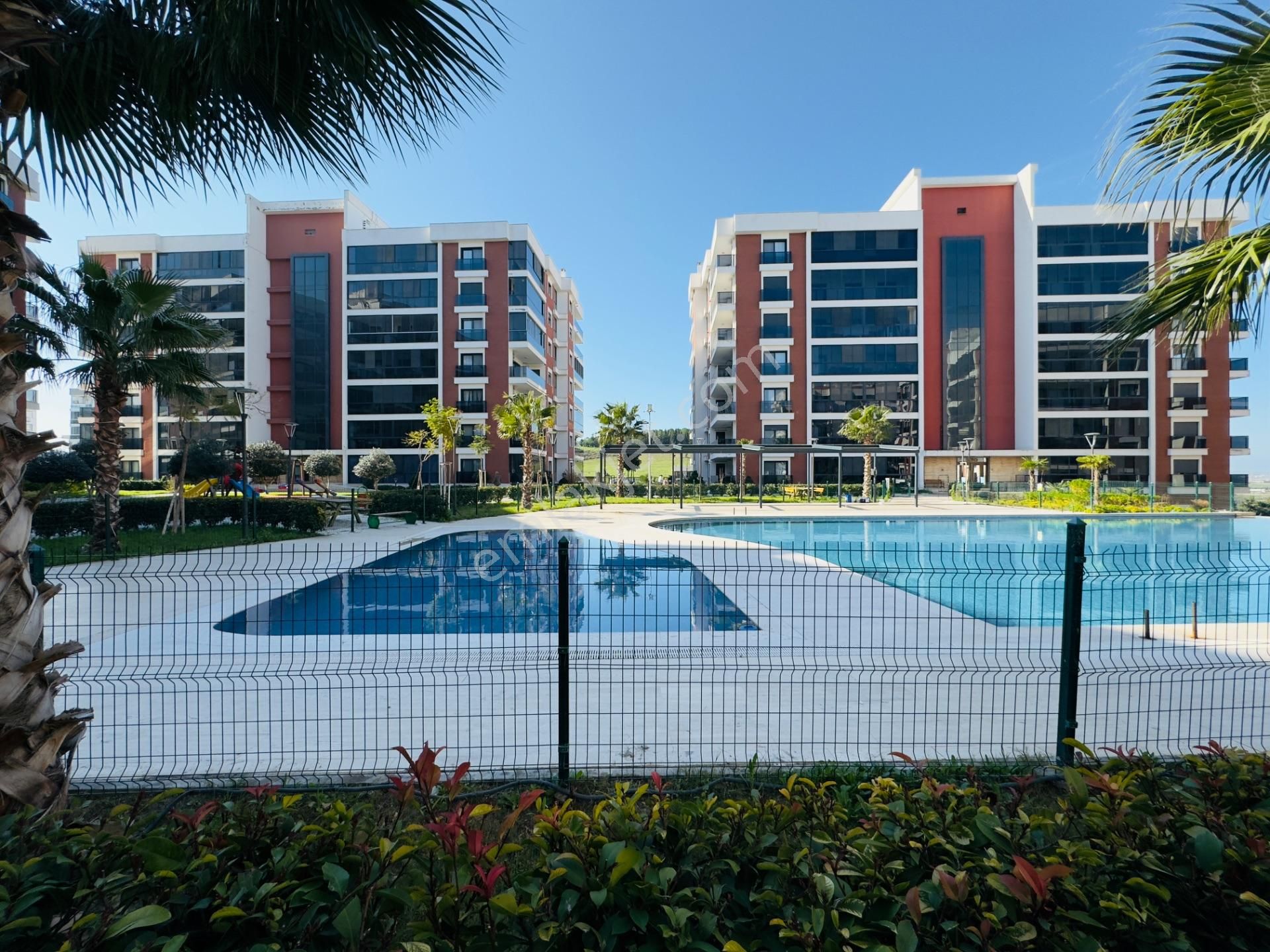 Huzur Bahçeli Kapalı Mutfaklı Aydınlık 3+1 Kiralık Köşe Daire - Görsel 5