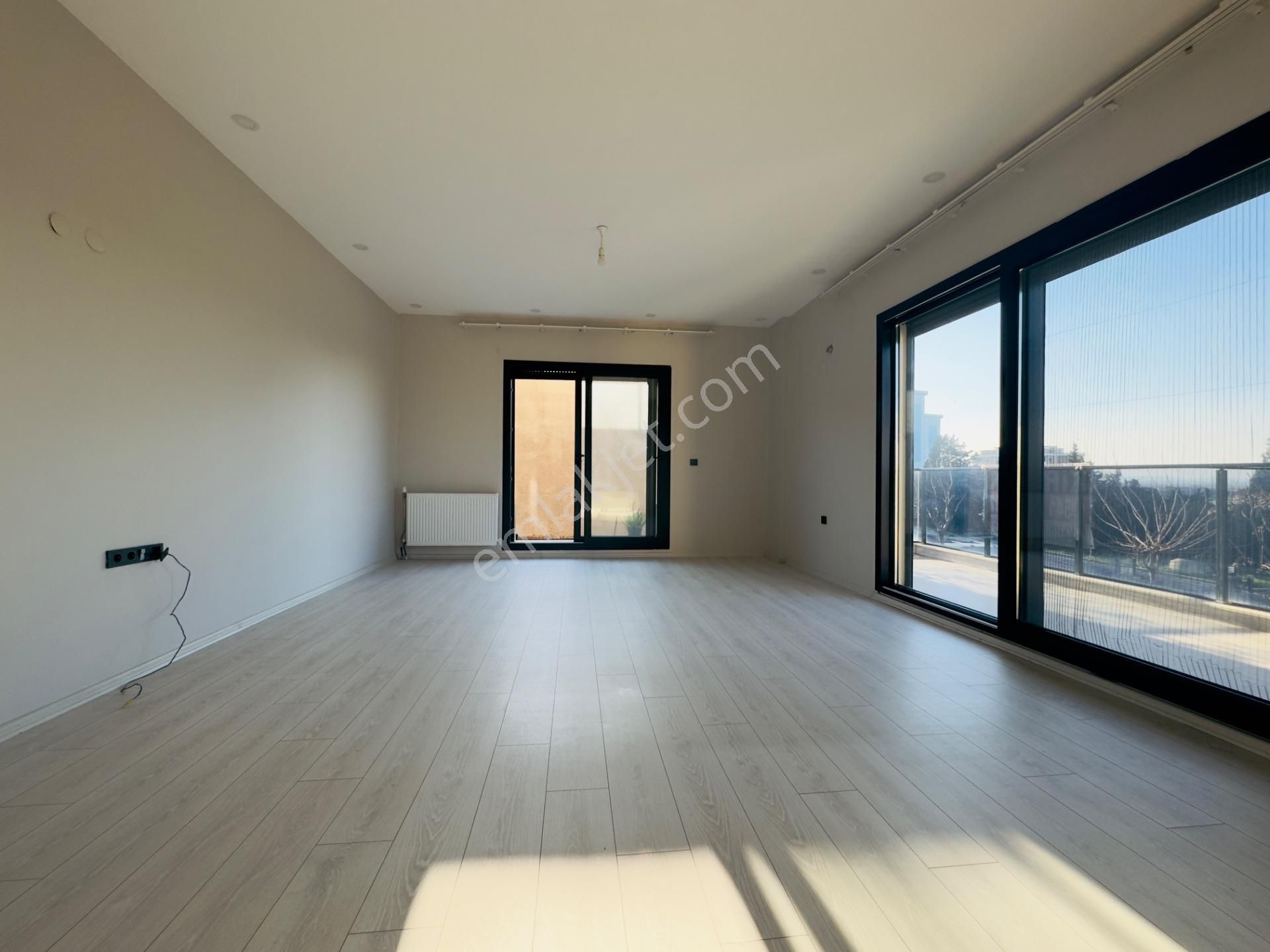 Huzur Bahçeli Kapalı Mutfaklı Aydınlık 3+1 Kiralık Köşe Daire - Görsel 20