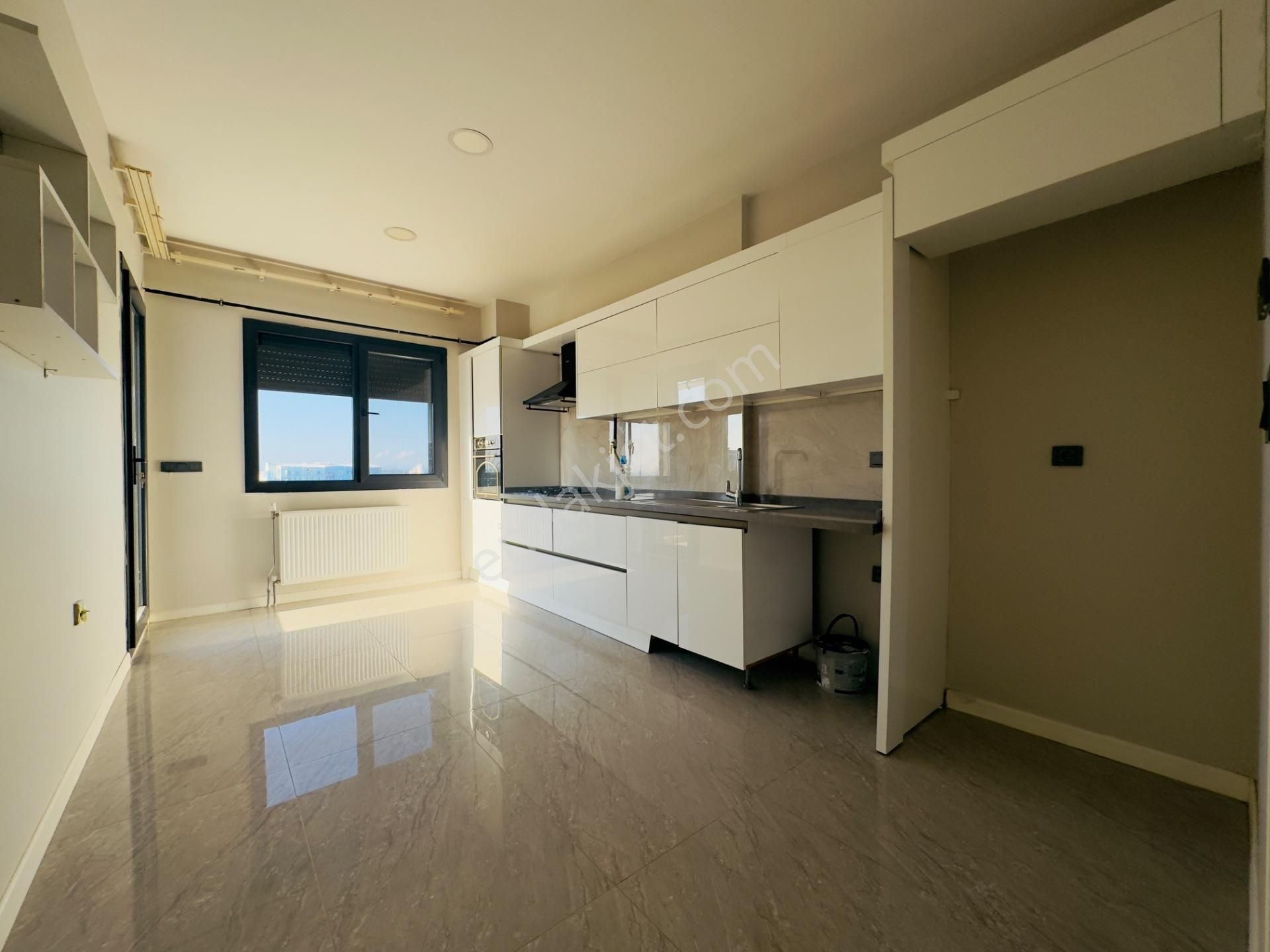 Huzur Bahçeli Kapalı Mutfaklı Aydınlık 3+1 Kiralık Köşe Daire - Görsel 14