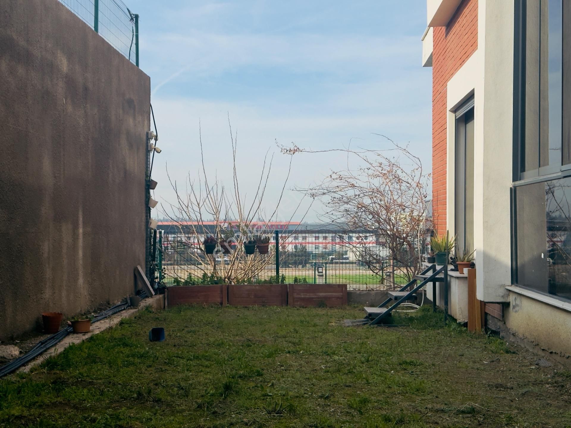 Huzur Bahçeli Kapalı Mutfaklı Aydınlık 3+1 Kiralık Köşe Daire - Görsel 34