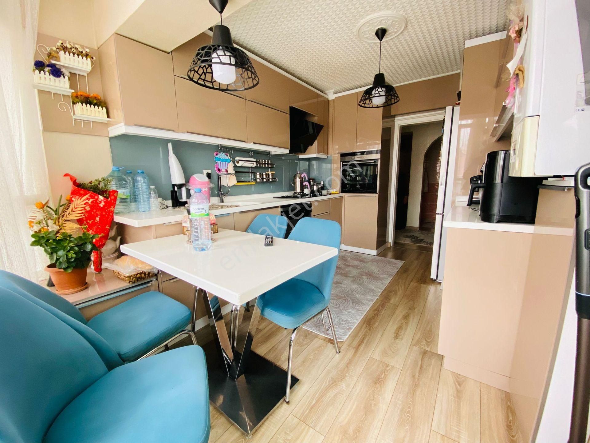 Kutlu'da Mutlu Cad. Yakını 3+1 Katta Yapılı Satılık Daire !!!