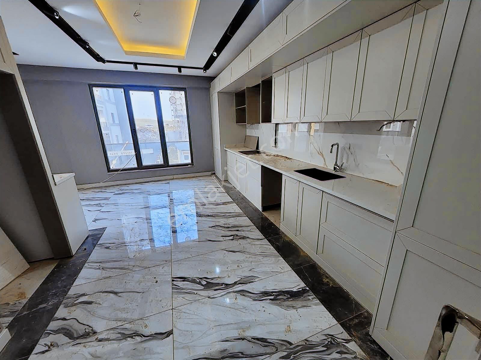 Güzelşehir Doğukente 4+1 Tek Katlı 245m2 Satılık Fırsat Daire - Görsel 8