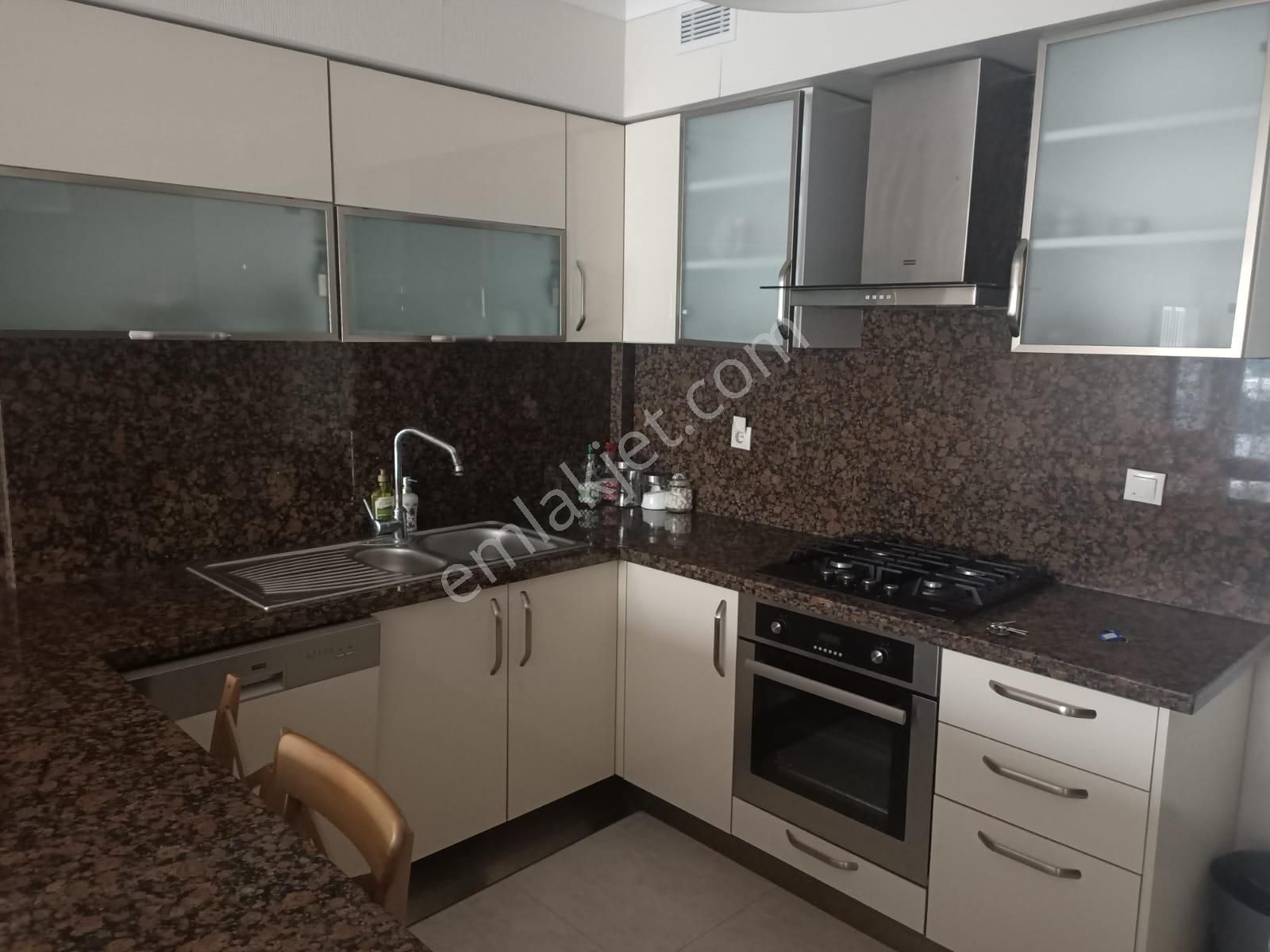 Çankaya Yıldız Hilal Megapark Sitesinde 1+1 Giriş Kat Satılık Daire - Görsel 3