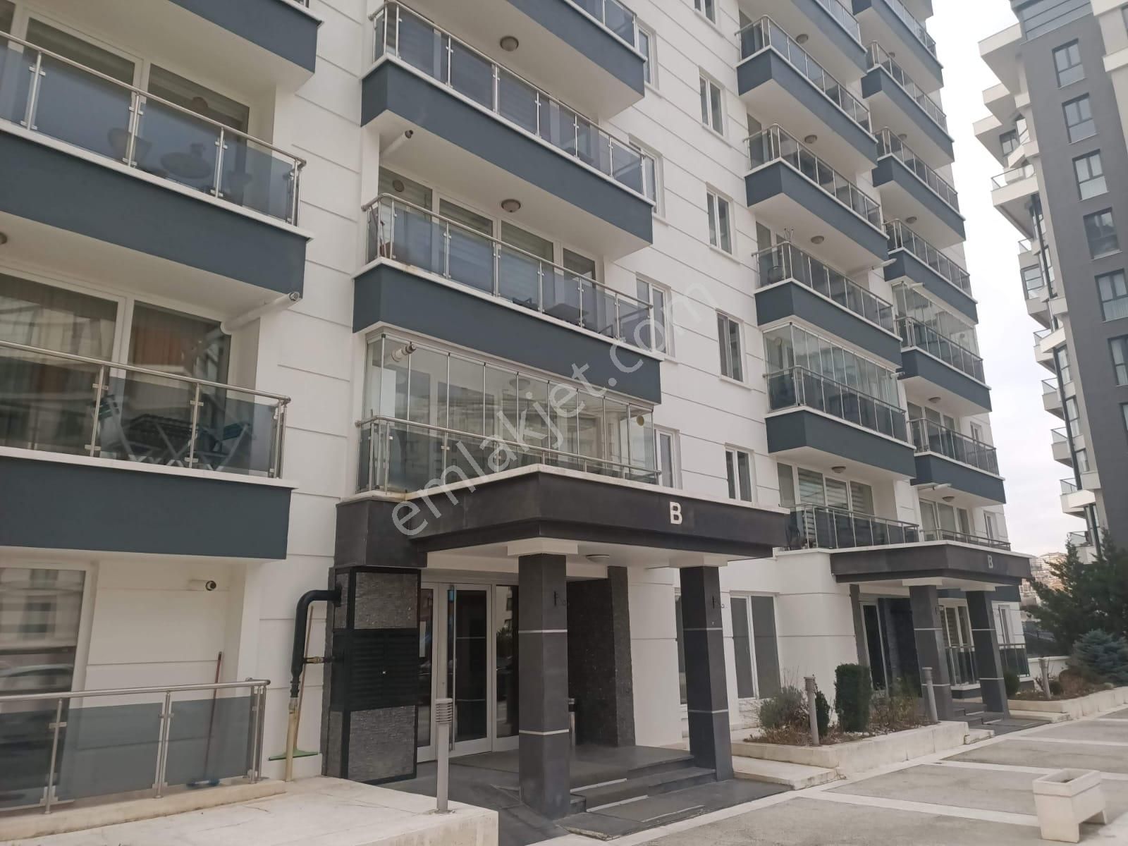 Çankaya Yıldız Hilal Megapark Sitesinde 1+1 Giriş Kat Satılık Daire - Görsel 30