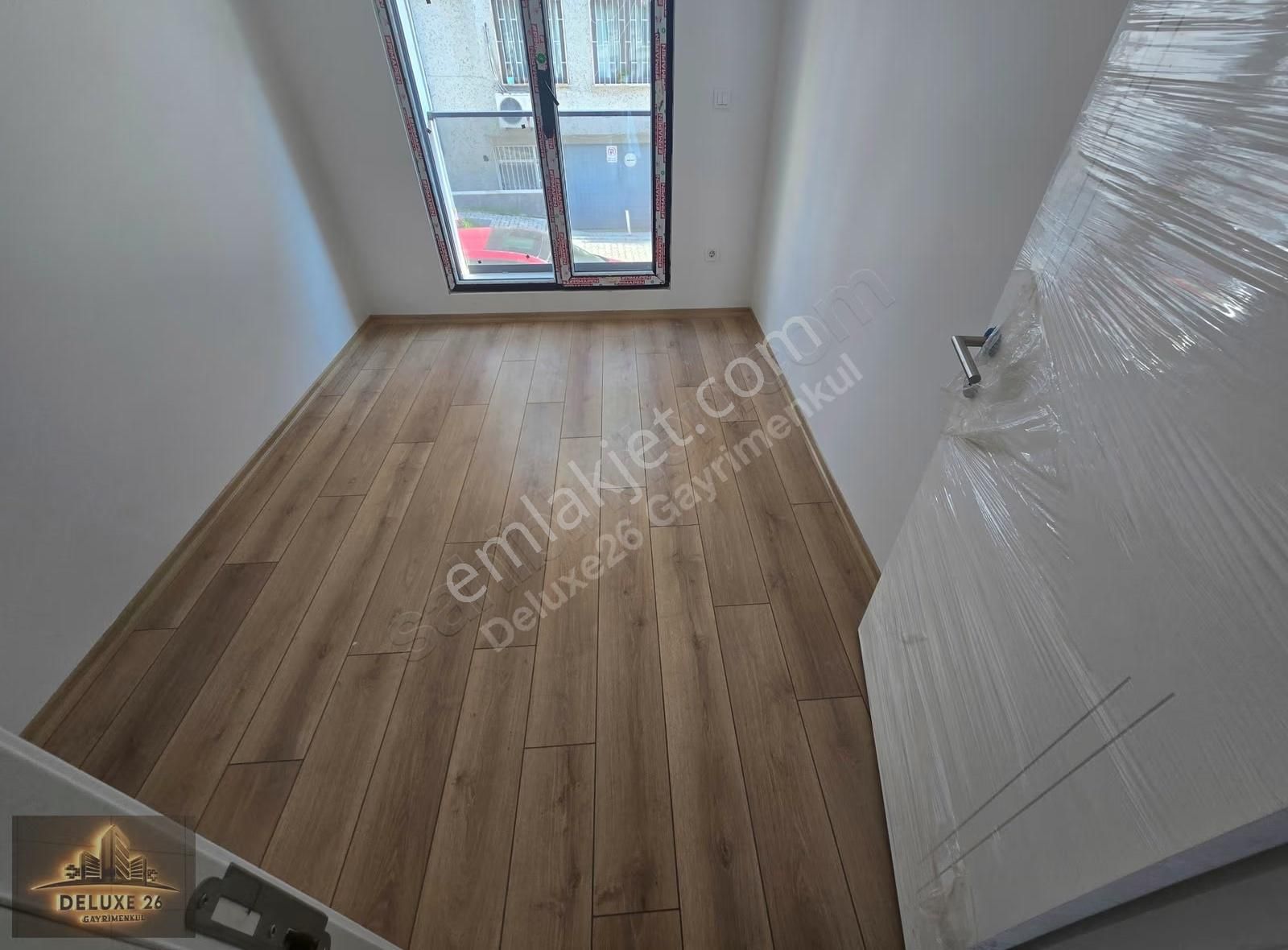 Deluxe 26 'dan Nezih Muhitte Manzaralı Otoparklı 3+1 Ferah Daire - Görsel 18