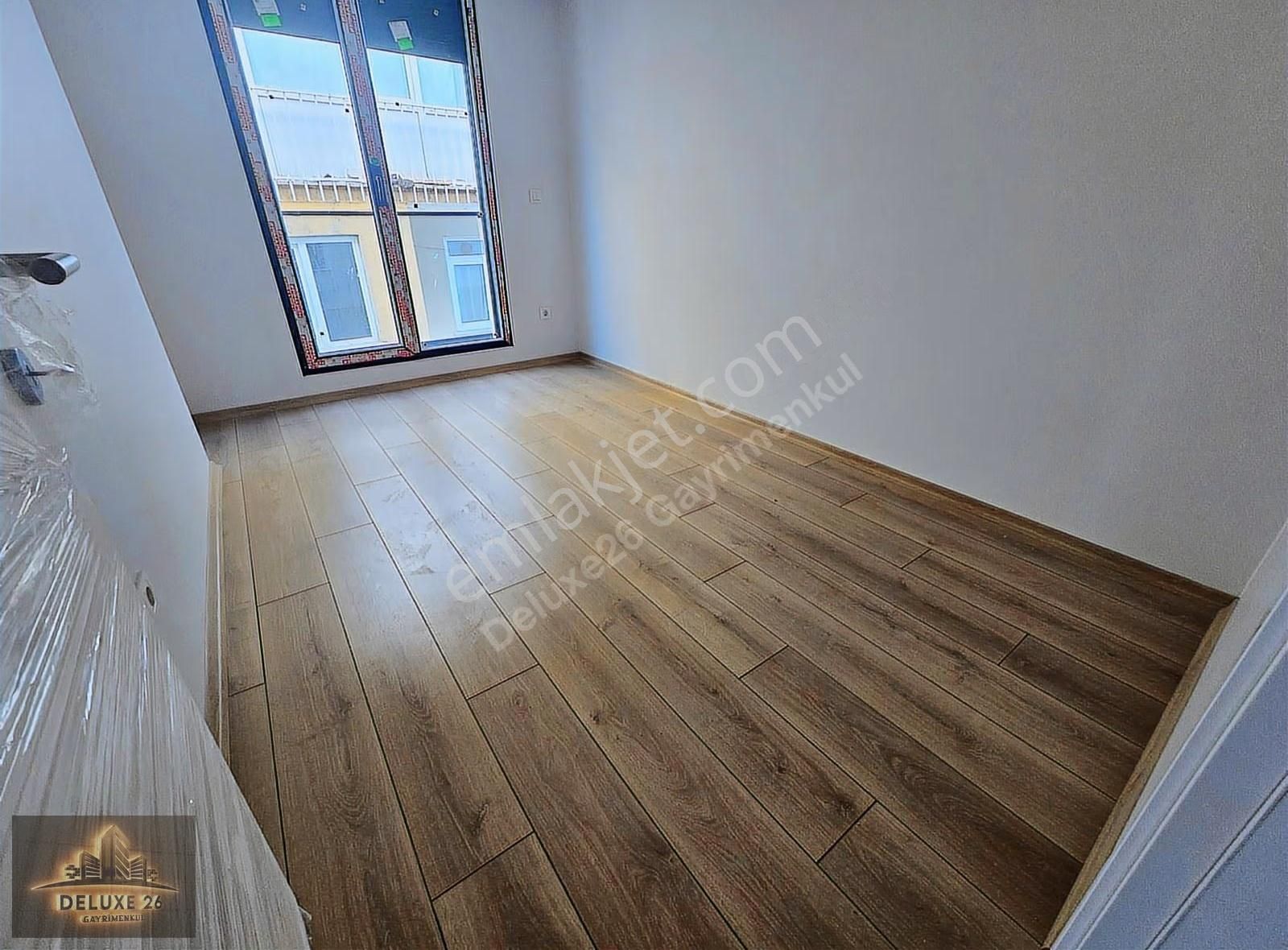 Deluxe 26 'dan Nezih Muhitte Manzaralı Otoparklı 3+1 Ferah Daire - Görsel 32
