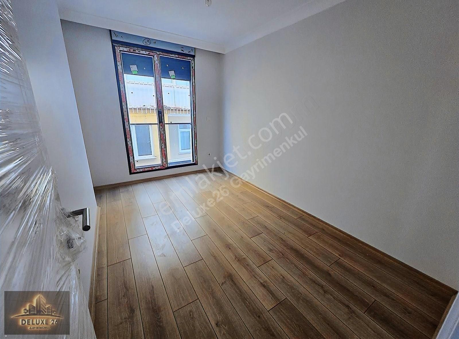 Deluxe 26 'dan Nezih Muhitte Manzaralı Otoparklı 3+1 Ferah Daire - Görsel 7
