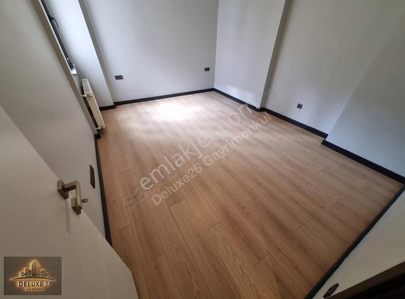 Deluxe 26 ' Dan Yeni Binada Asansörlü Ara Kat 3+1 120 M2 Daire - Görsel 9