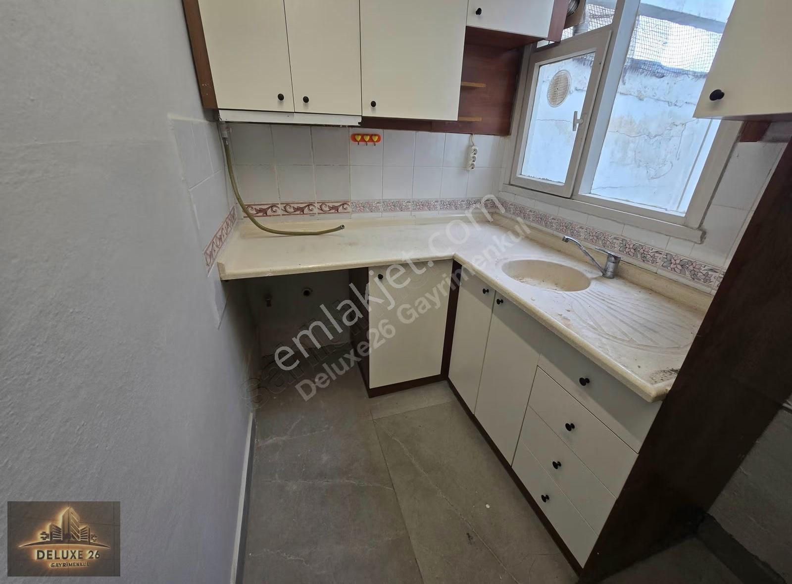 Deluxe 26 ' Dan Deniz Manzaralı Balkonlu İçi Yapılı 2+1 Daire - Görsel 14