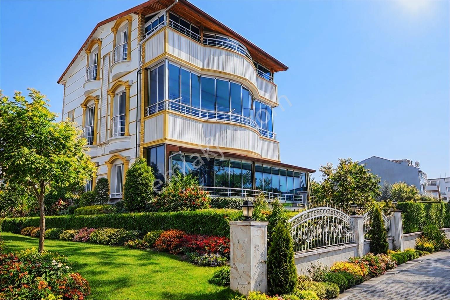 Tekirdağ Yeniçiftlik'de Muhteşem Güzellik'de Villa ''kartallar''