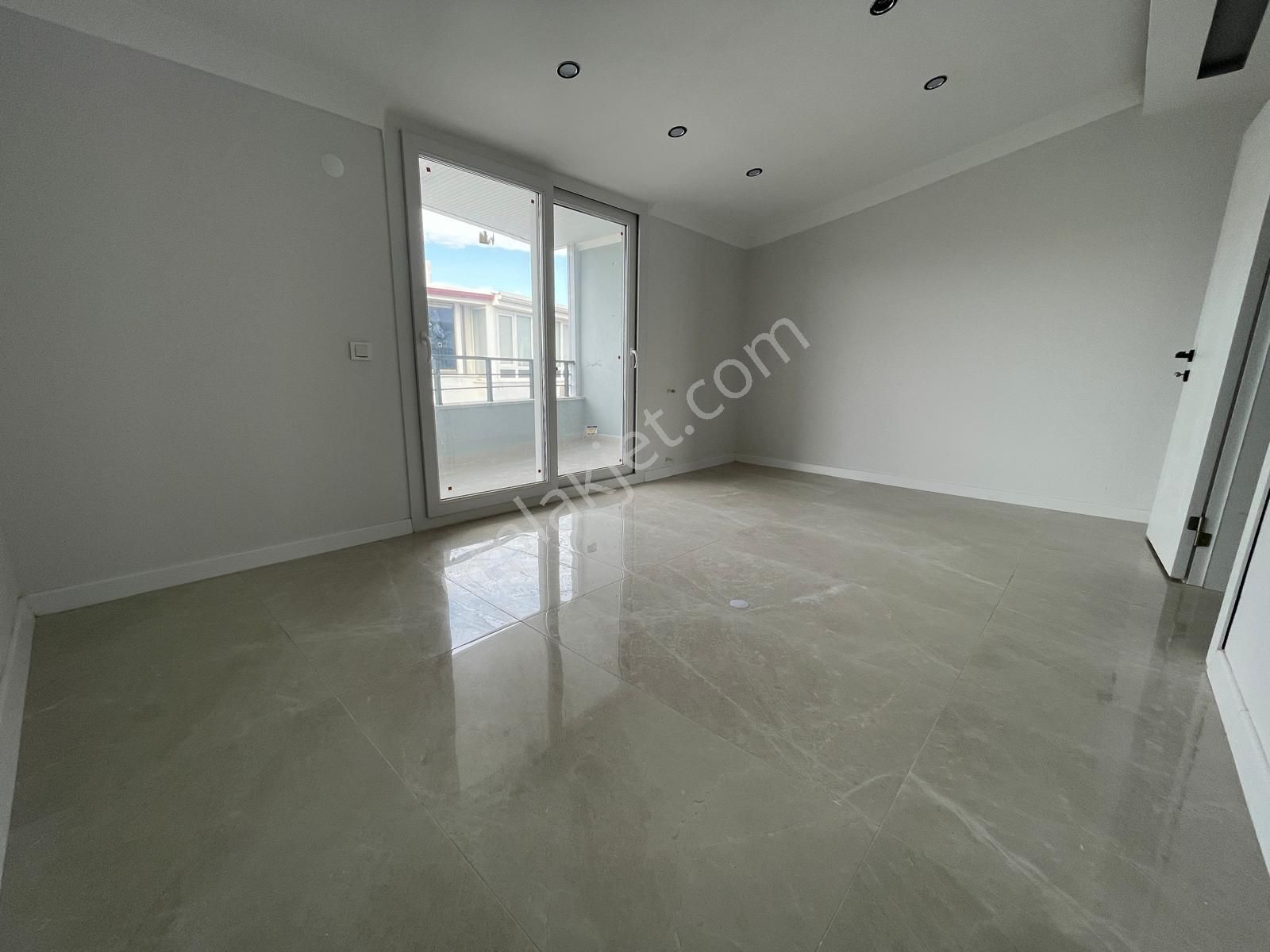 Didim Stadyum Mevkisinde Asansörlü Binada 3+1 Dubleks Daire - Görsel 21