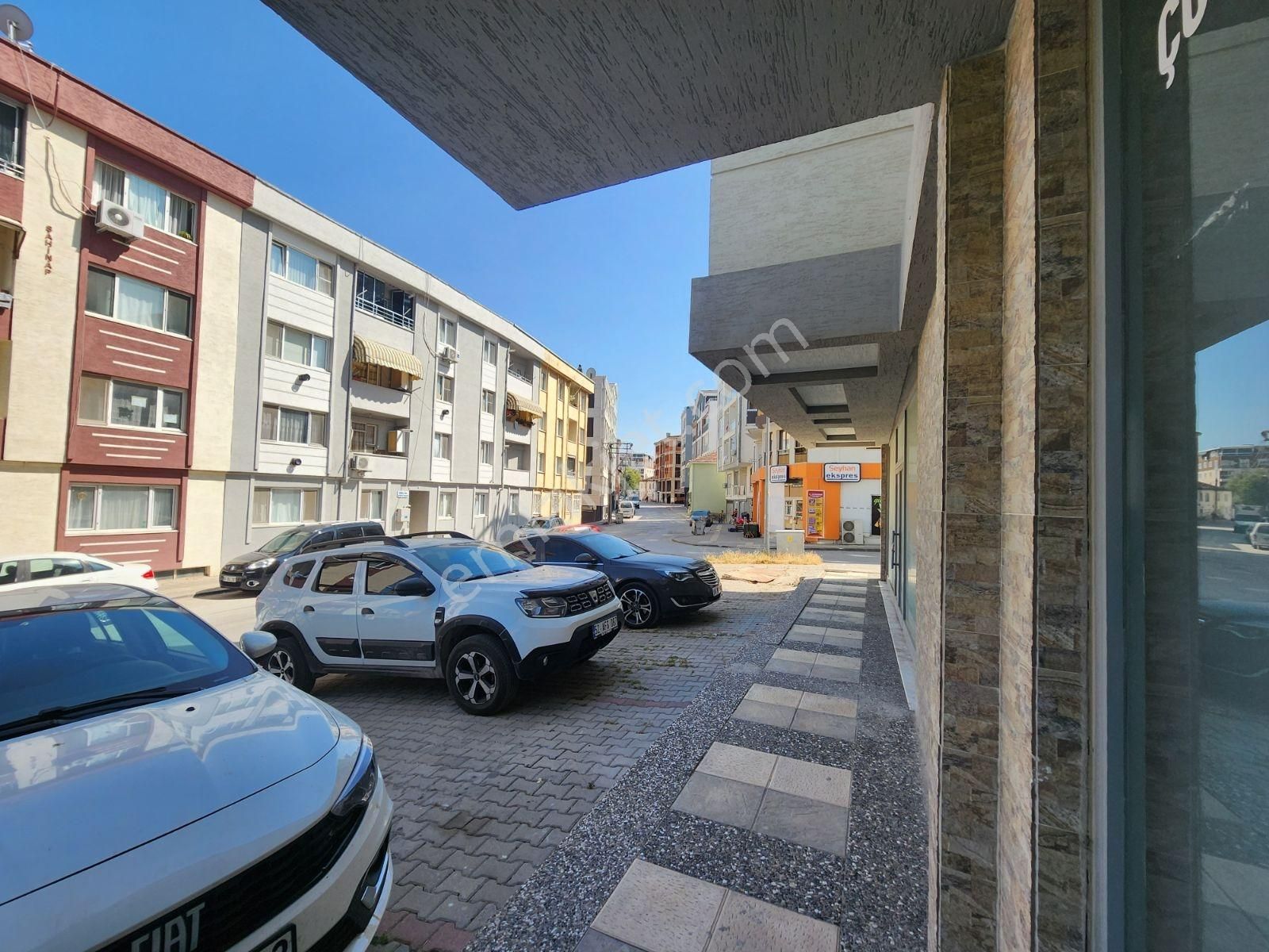 Lookhause Nilüfer Caddesinde Kiralık 42m² Net Dükkan - Görsel 3