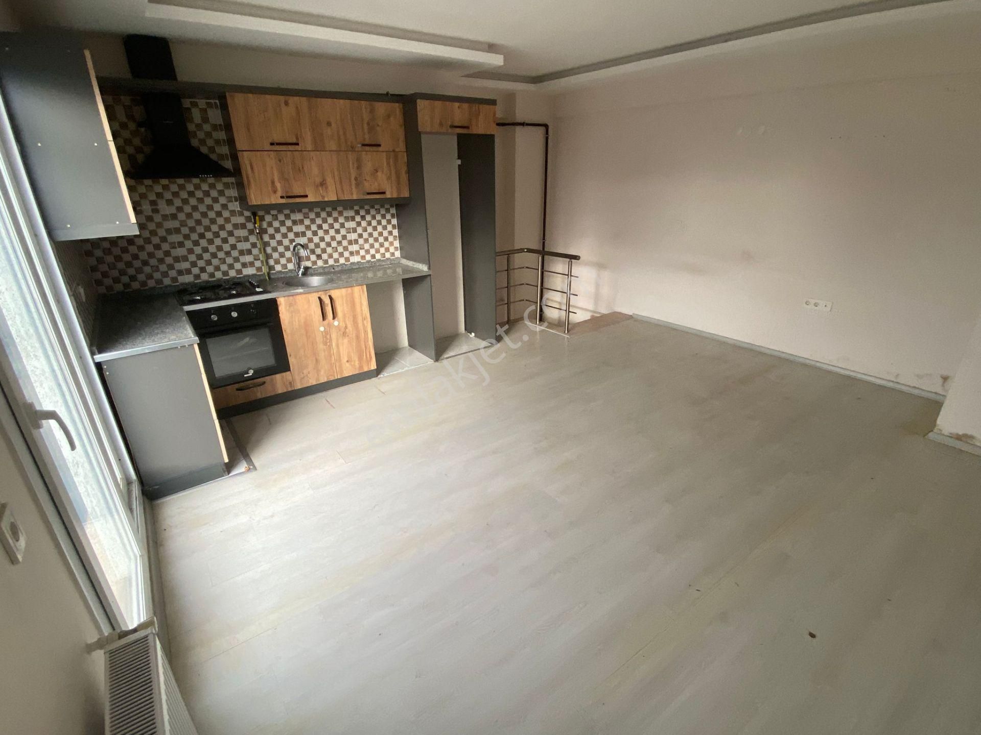 Menemen Seyrek Cumhuriyet Mah.de 2+1 60m2 Dgazlı Dublex Asansörlü Kiralık Daire - Görsel 2