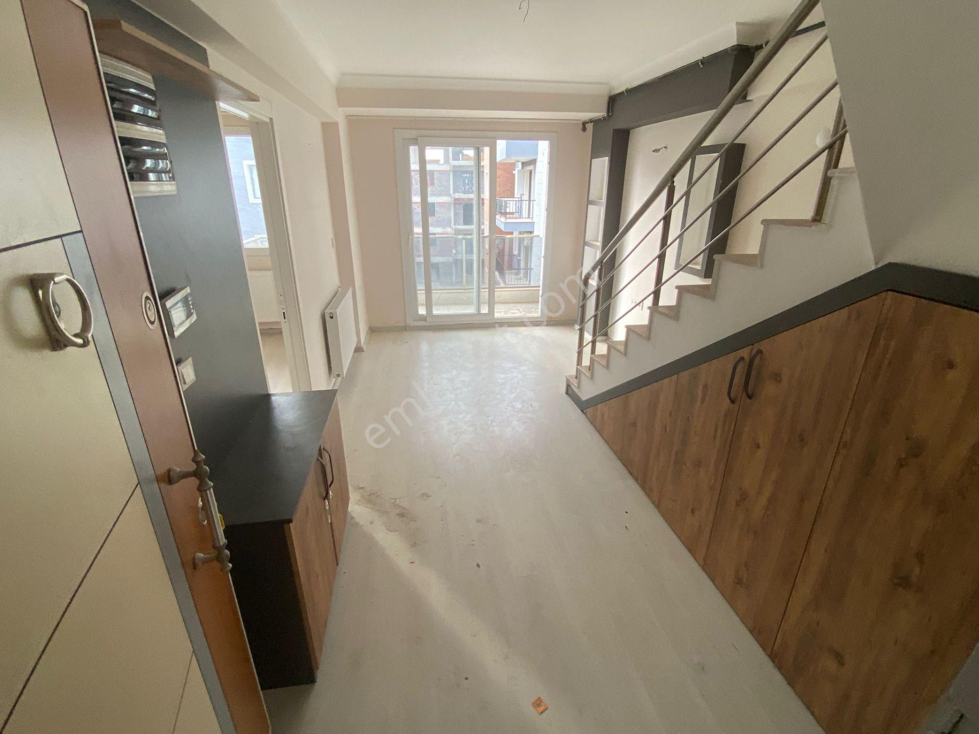 Menemen Seyrek Cumhuriyet Mah.de 2+1 60m2 Dgazlı Dublex Asansörlü Kiralık Daire - Görsel 12