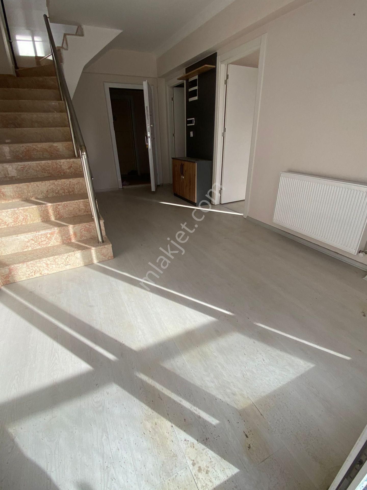 Menemen Seyrek Cumhuriyet Mah.de 2+1 60m2 Dgazlı Dublex Asansörlü Kiralık Daire - Görsel 11