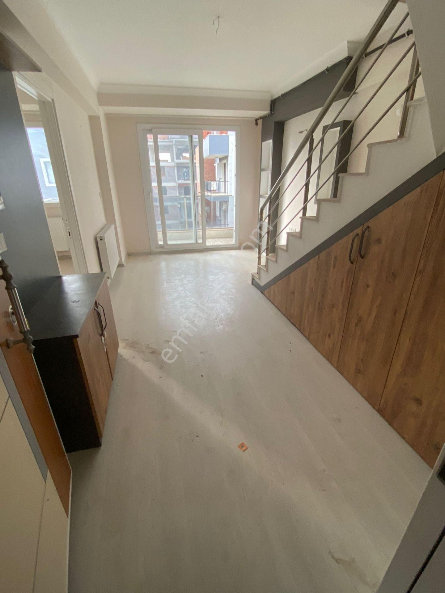 Menemen Seyrek Cumhuriyet Mah.de 2+1 60m2 Dgazlı Dublex Asansörlü Kiralık Daire - Görsel 10