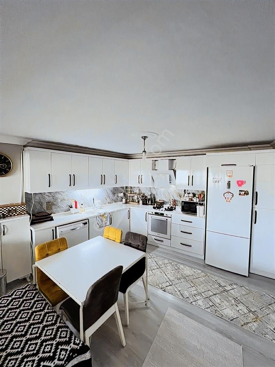 Satılık 3+1 Asansörlü Hastahane Ve Metroya Yürüme Mesafesin De - Görsel 4