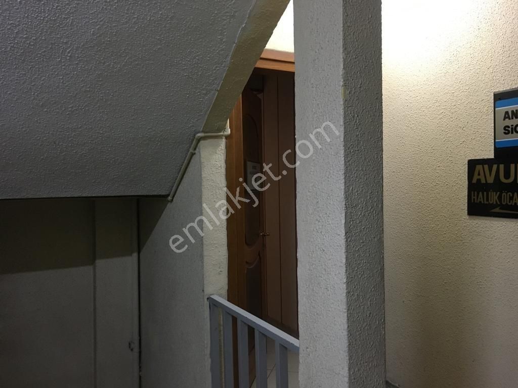 İncirli Caddesinde 32m2 Eşyalı 2 Bölümlü Klimalı Asansörlü - Görsel 9