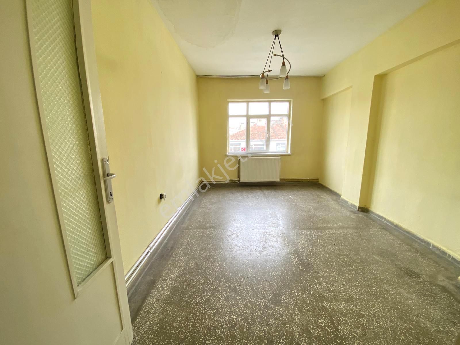 Uzman Emlak'dan Etlik Mh'de Adnan Yüksel Caddesine 1 Bina Mesafede Orta Katta 3+1 Daire - Görsel 9